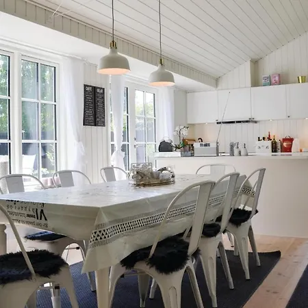 Otel Amazing In Hornbk With Kitchen Hornbæk